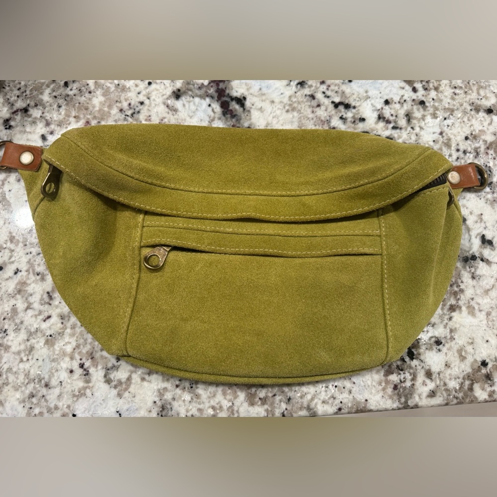 Parker thatch avocado suede sling excellent used condition.
